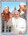 Obraz religijny Święty Jan Paweł II, Papież Benedykt XVI i Papież Franciszek w ramie szarej z przetarciami