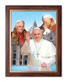 Obraz religijny Święty Jan Paweł II, Papież Benedykt XVI i Papież Franciszek w ramie drewnianej ze złotym paskiem